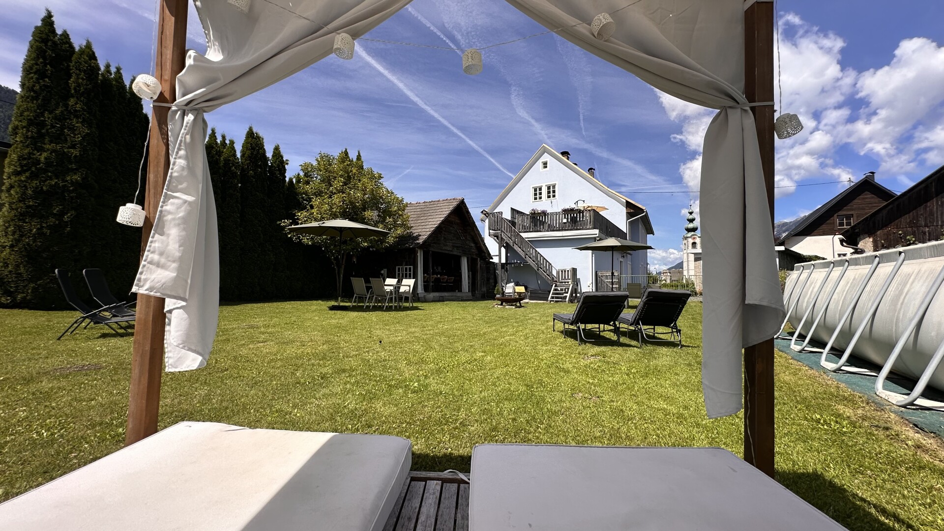Landhaus Vorderberg tuin vanuit heerlijk loungebed